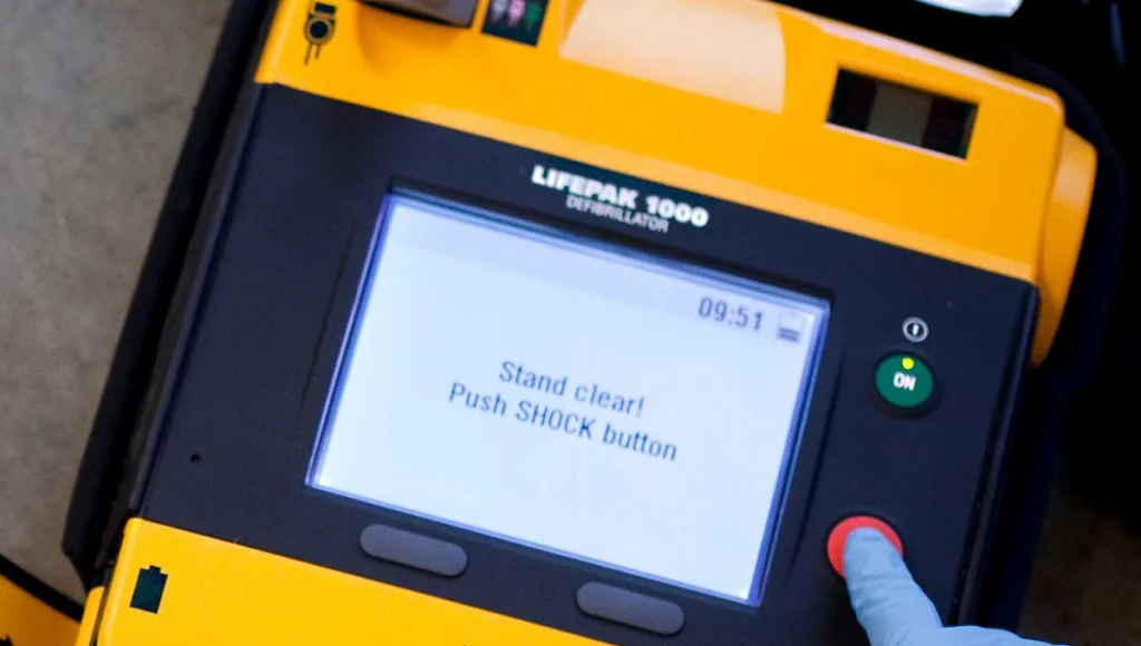 Defibrilatör AED